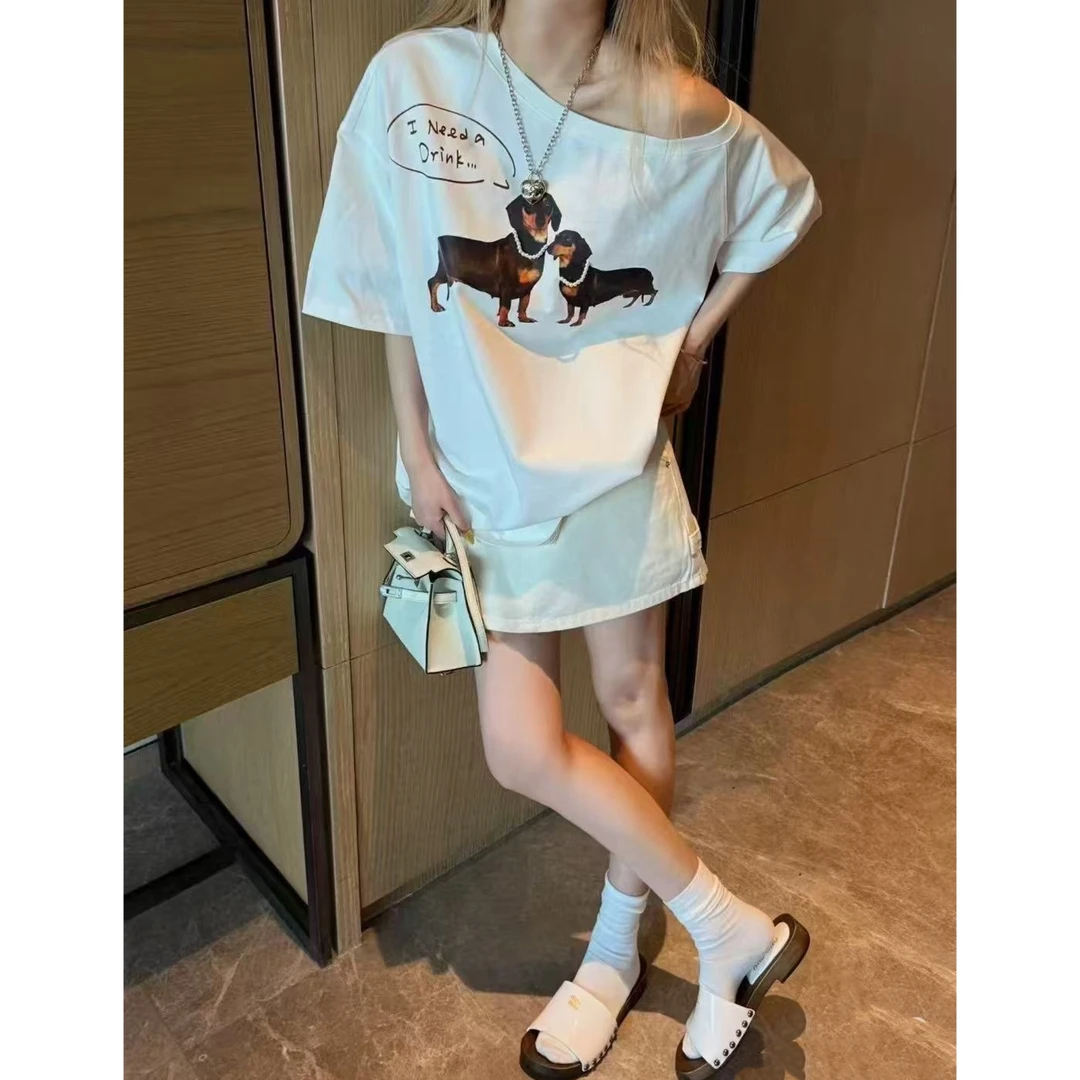 米SU私服【小众设计Jennie同款】珍珠项链狗狗印花斜开肩T恤短袖女