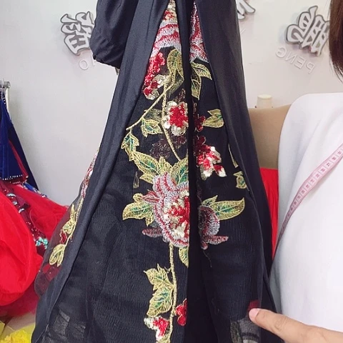 摩登舞裙舞的人儿啊