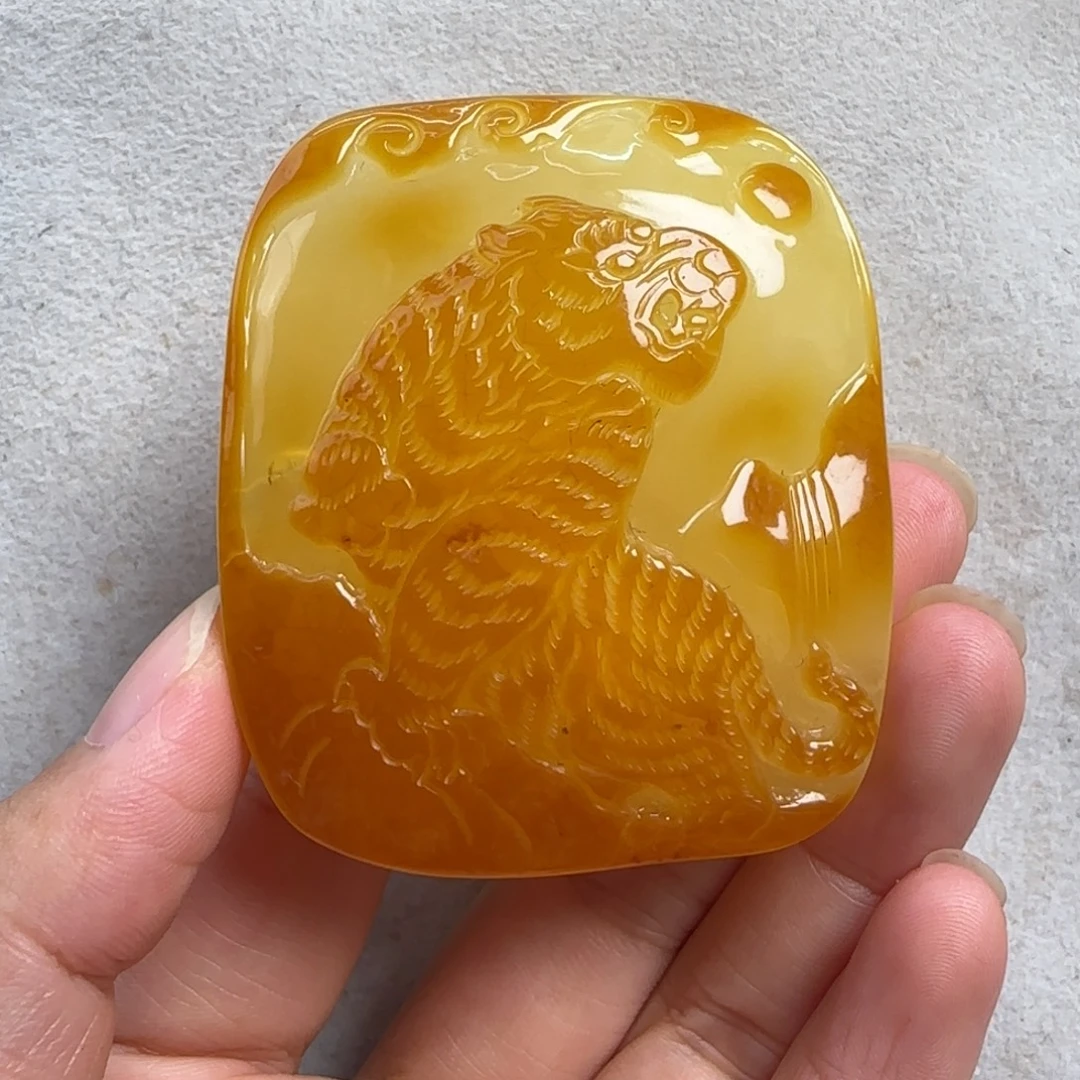 蜜蜡未镶嵌珠宝奇石