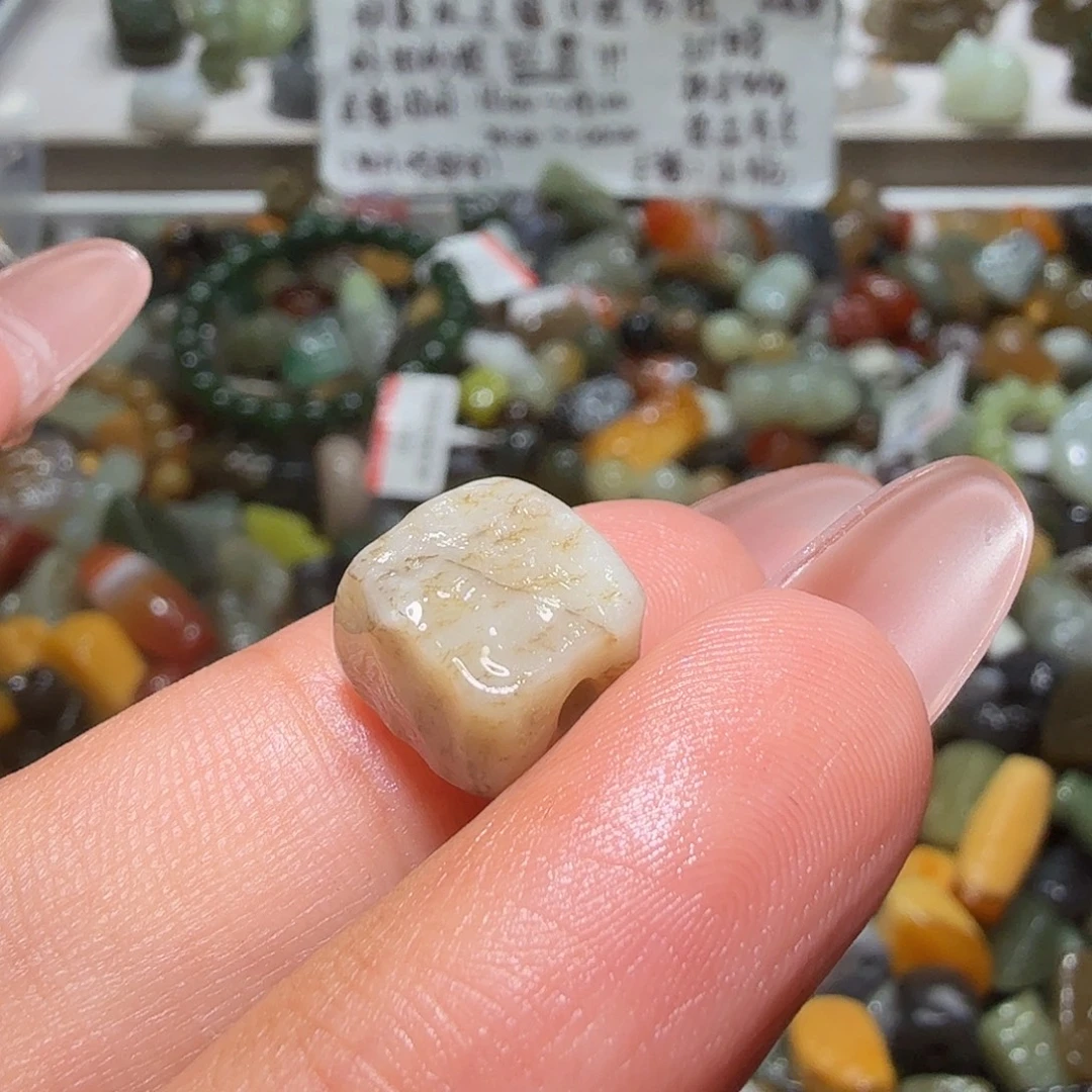 和田玉未镶嵌珠宝奇石