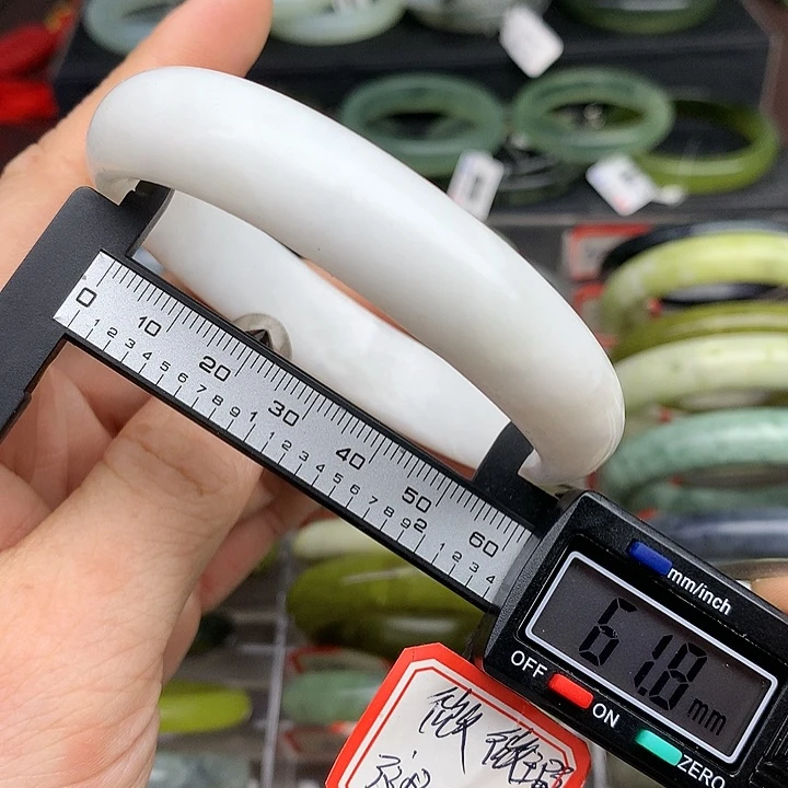 蛇纹石玉手镯未镶嵌339