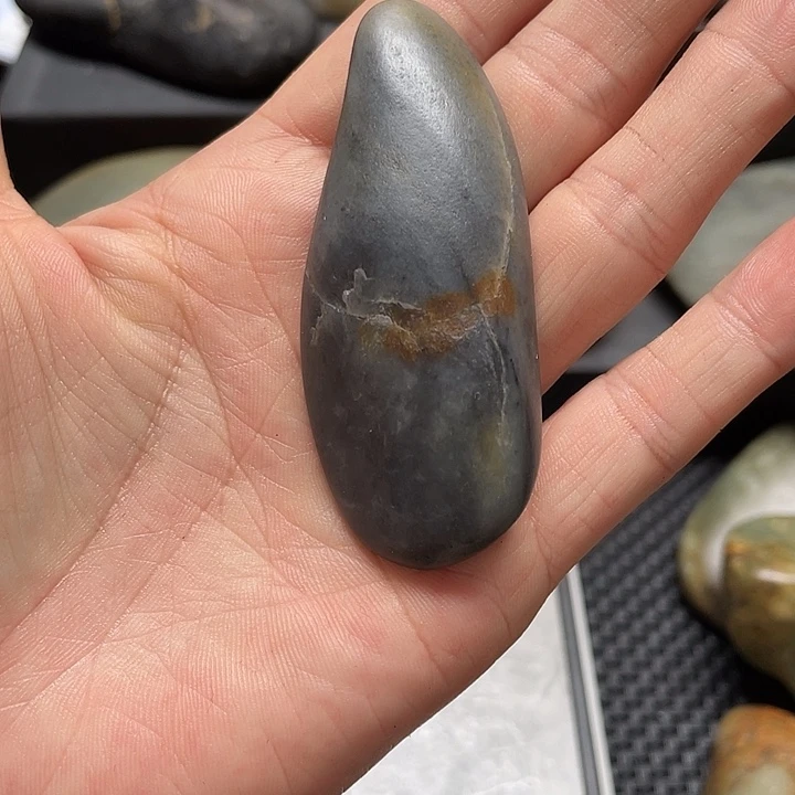和田玉未镶嵌车挂