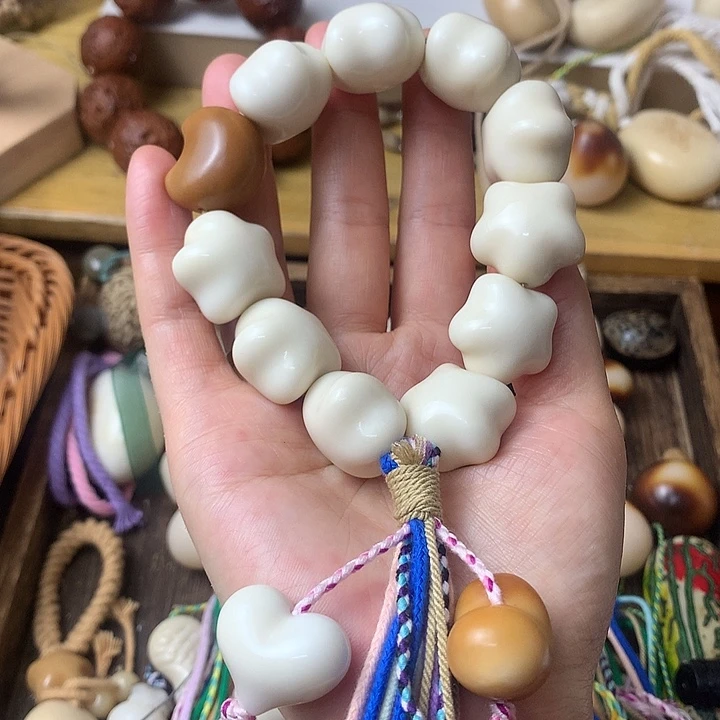 千眼菩提吊坠象牙果雕刻星星守护月亮