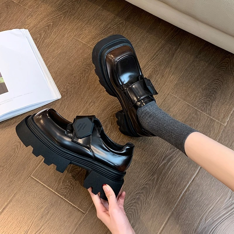 低帮鞋女鞋2025早春新款真皮擦色方头厚底乐福鞋增高小皮鞋单鞋女