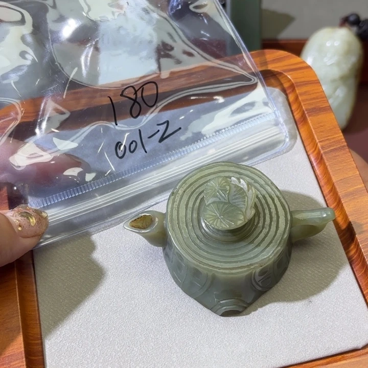 繁***8和田玉未镶嵌摆件