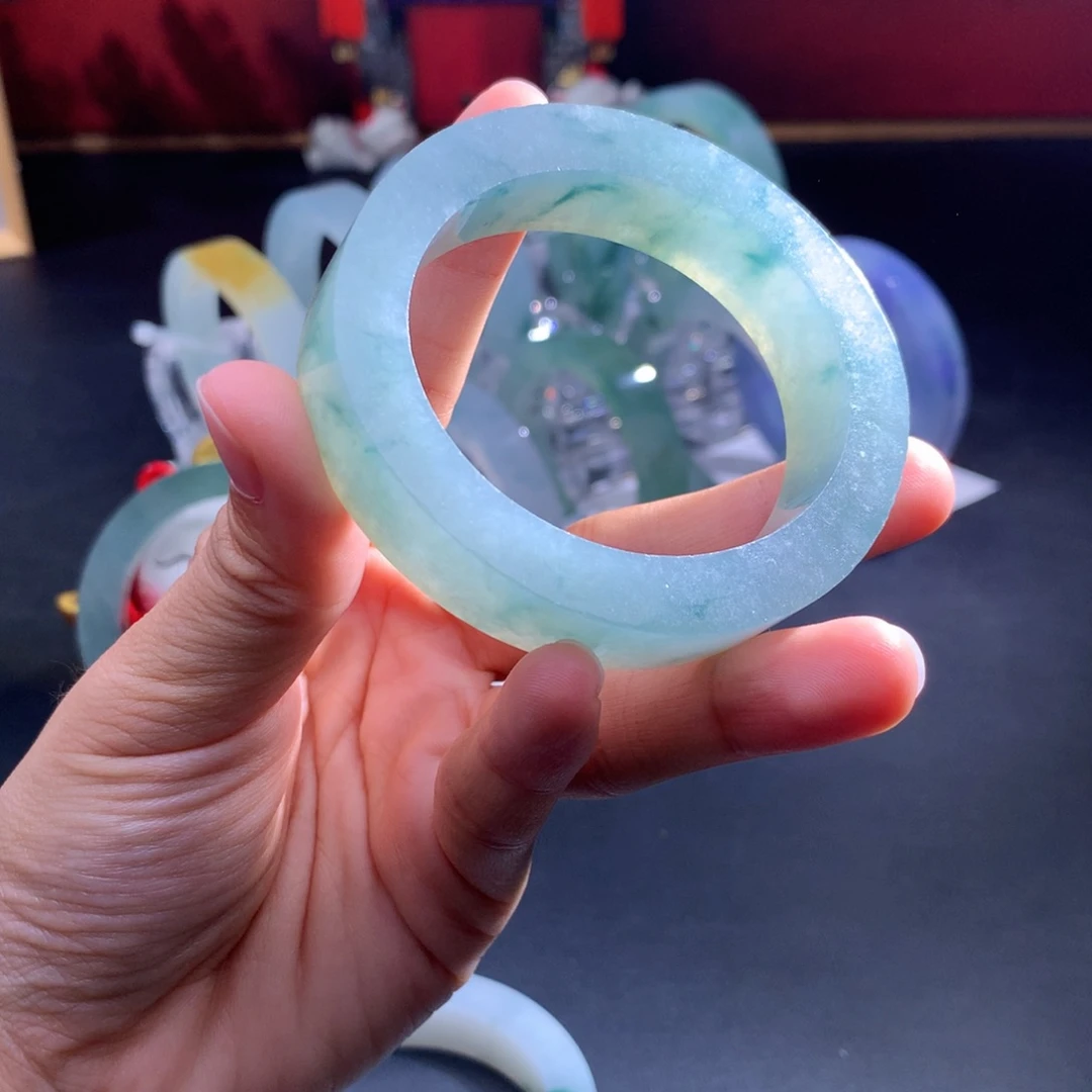 定制翡翠未镶嵌翡翠手镯