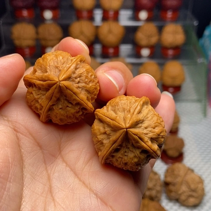 文玩核桃把件红灯笼四棱59
