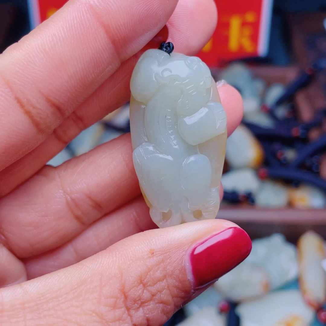 和田玉未镶嵌颈饰