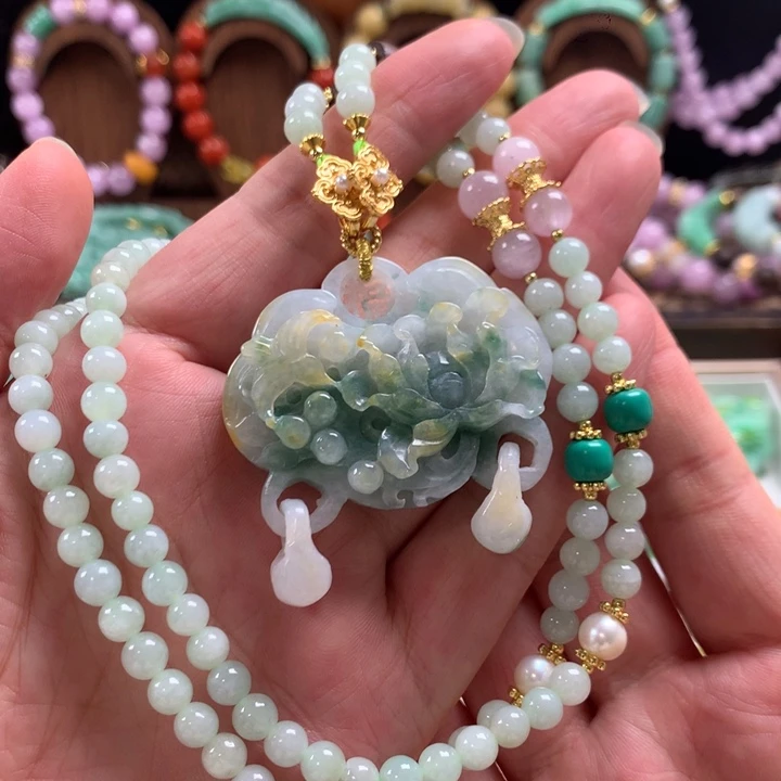 翡翠未镶嵌颈饰吊坠