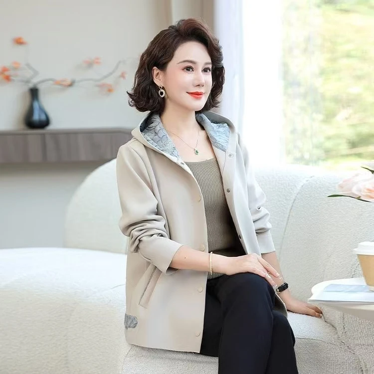 妈妈装秋装外套女洋气上衣女中年女装中老年春秋休闲连帽风衣外套