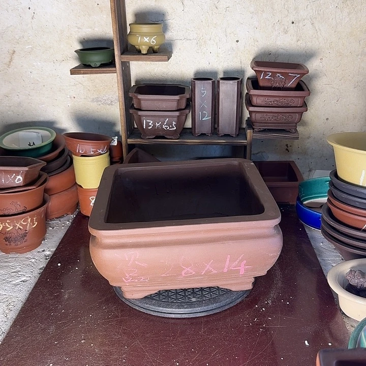 紫砂花盆，手工制作