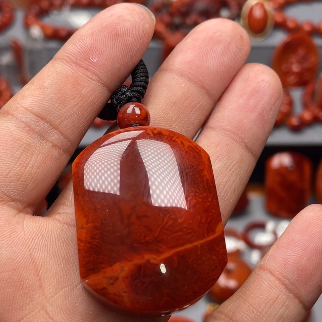 南红玛瑙未镶嵌珠宝奇石吊坠