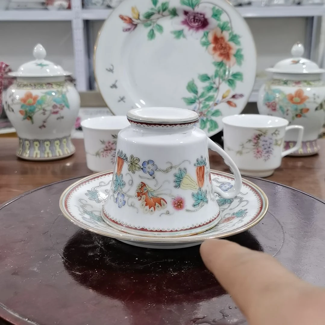 当代景德镇陶瓷工艺品l****6