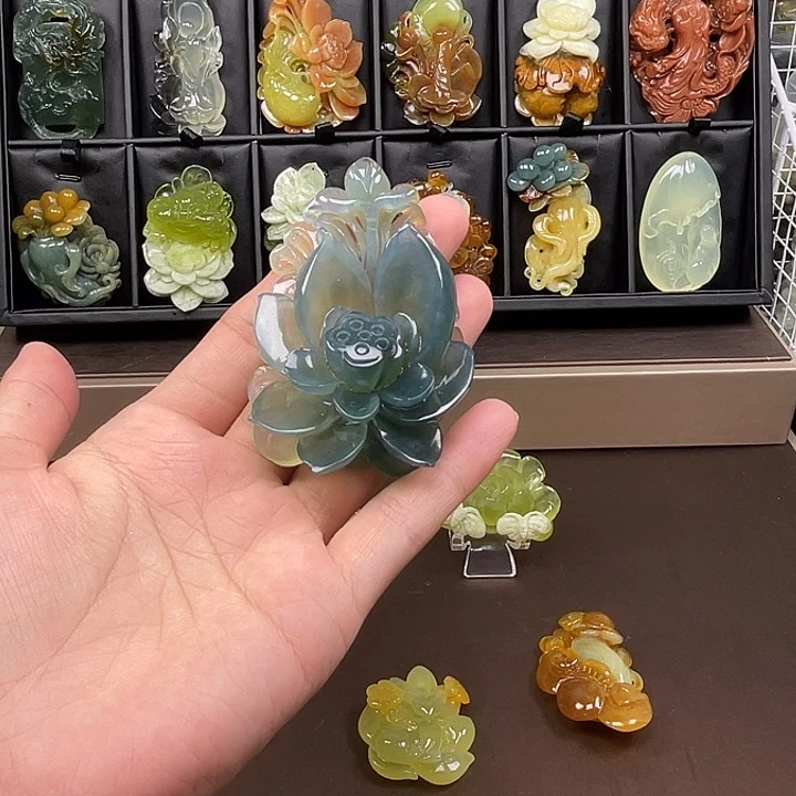 安****未镶嵌蛇纹石玉吊坠(不含链)