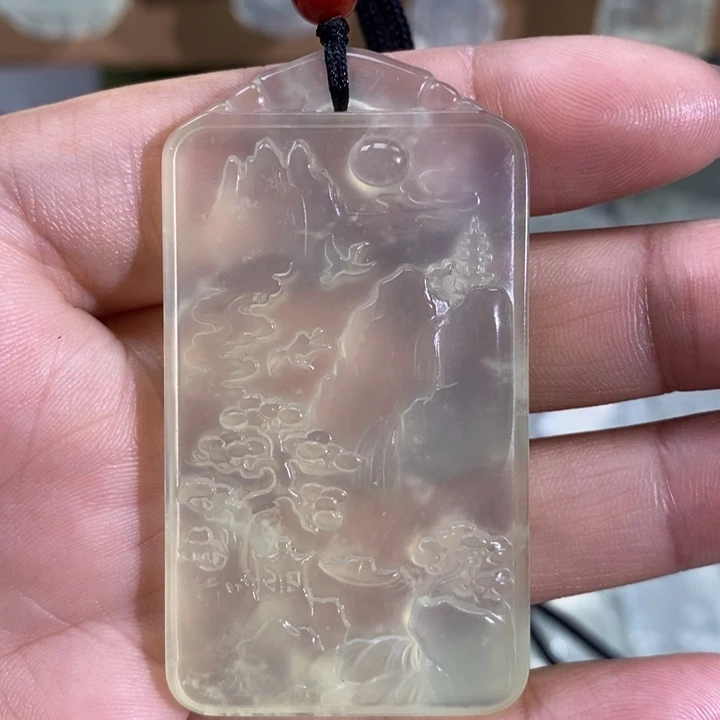 岫玉未镶嵌颈饰吊坠