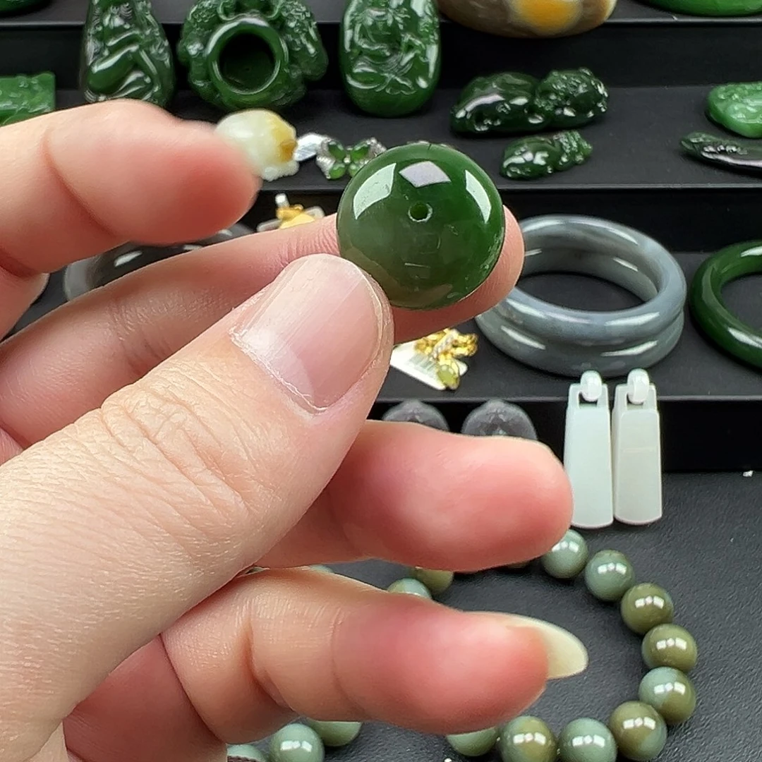 和田玉（碧玉）未镶嵌颈饰