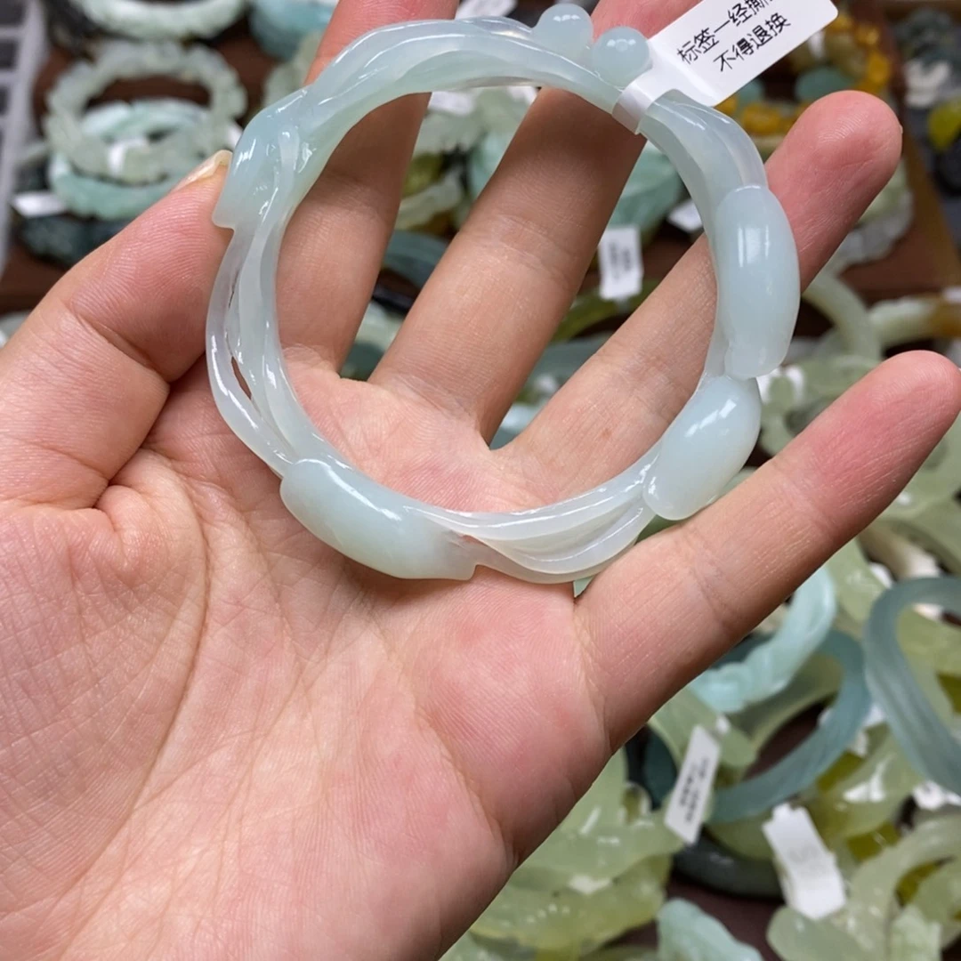 蛇纹石玉未镶嵌手镯微瑕