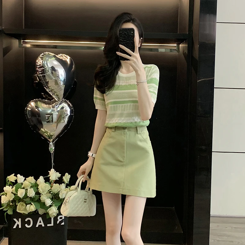 夏日ootd穿搭小个子一整套减龄韩系针织衫高腰绿色短裙套装两件套