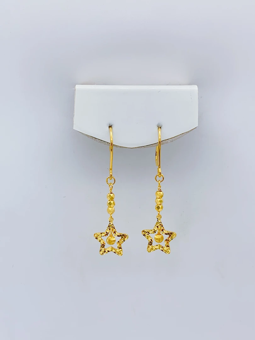 老庙黄金 足金 精工5G工艺 时尚龙鳞灵动五角星 耳钩 2.09克