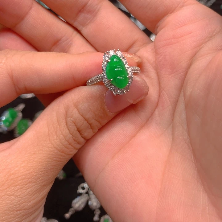 宜***肖翡翠银S925镶嵌戒指戒指