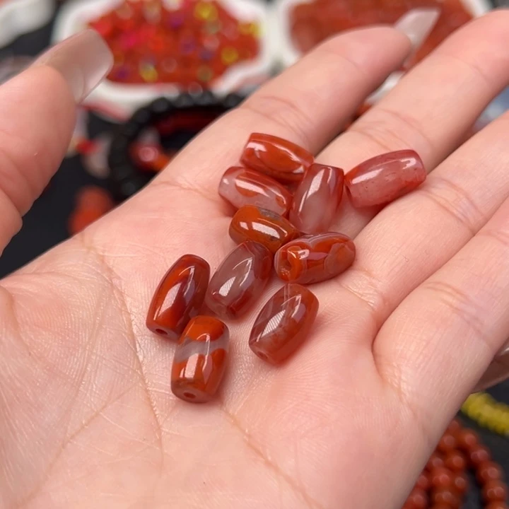 颈饰未镶嵌南红玛瑙