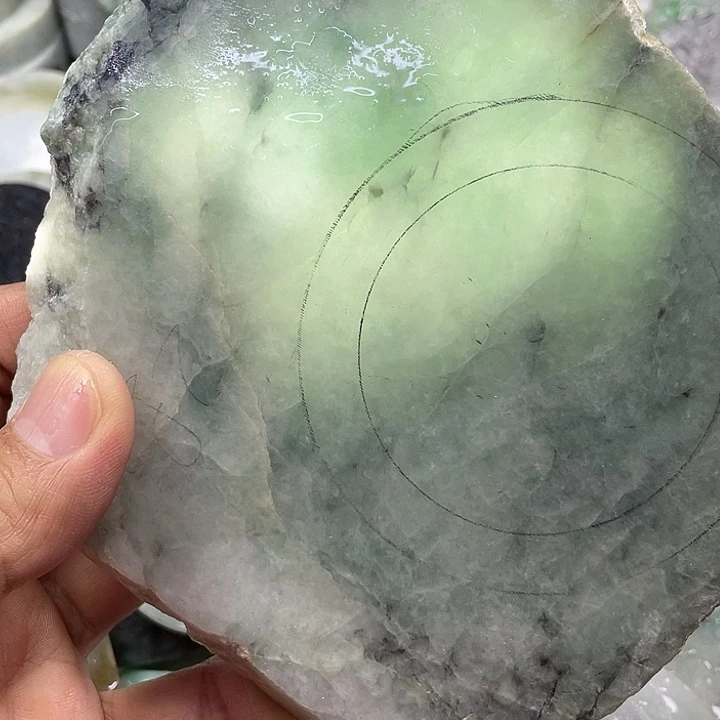 翡翠未镶嵌颈饰天然翡翠边角料