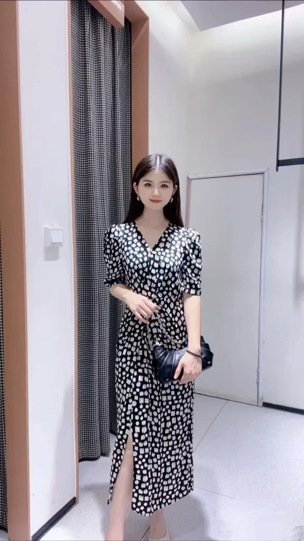 夏季女士碎花印花V领百搭气质长款连衣裙