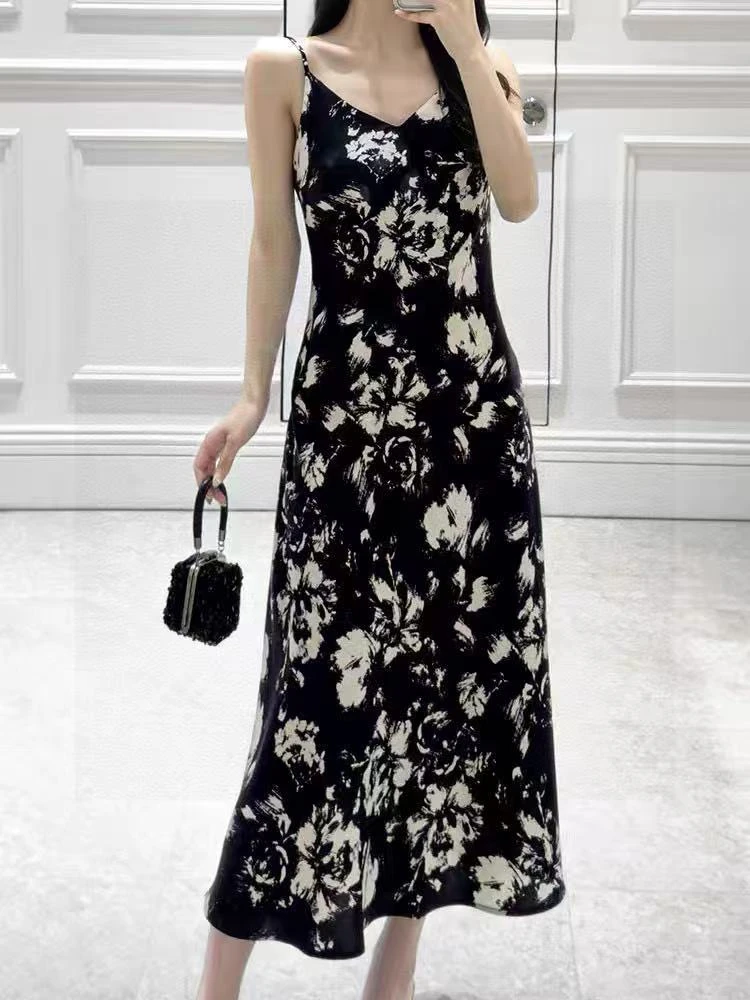 618福利032原创设计夏季黑色吊带连衣裙