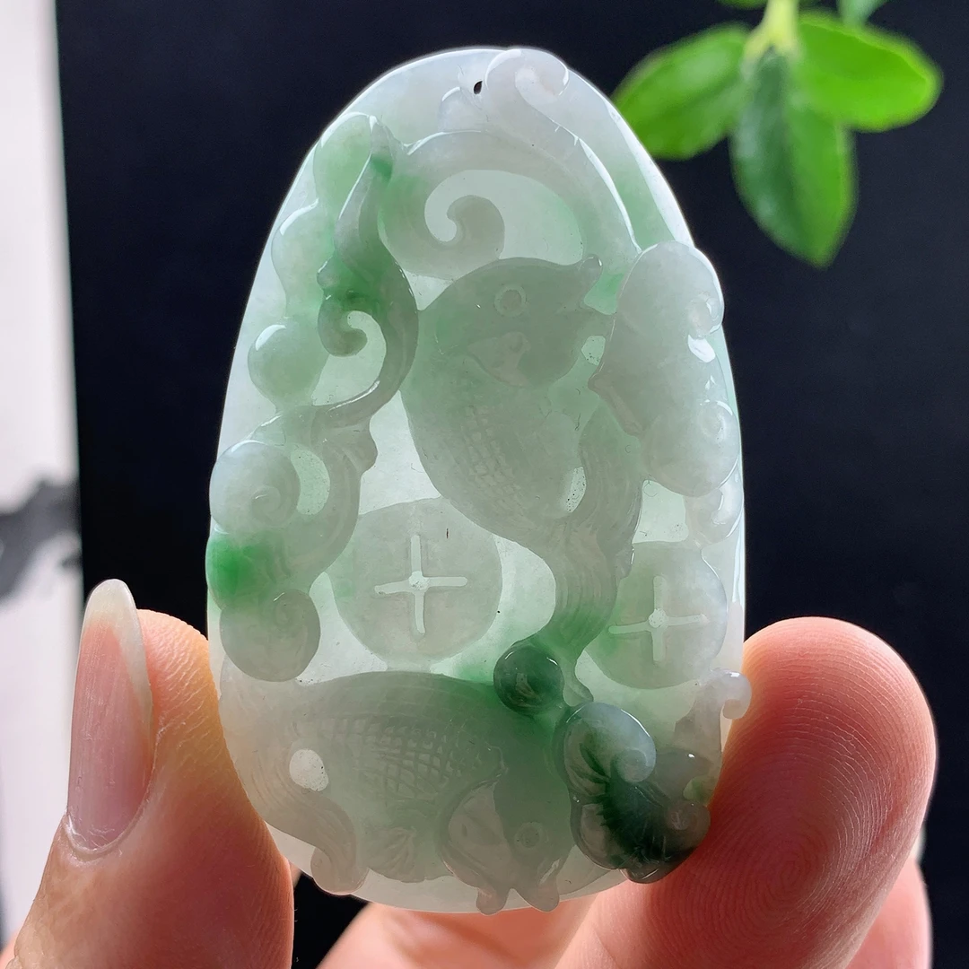 优惠缅甸纯天然A货翡翠老坑料精雕绿色鲤鱼莲年有鱼吊坠