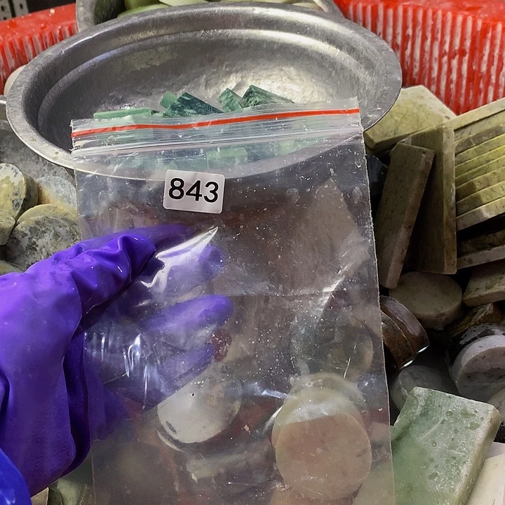 蛇纹石玉原未镶嵌