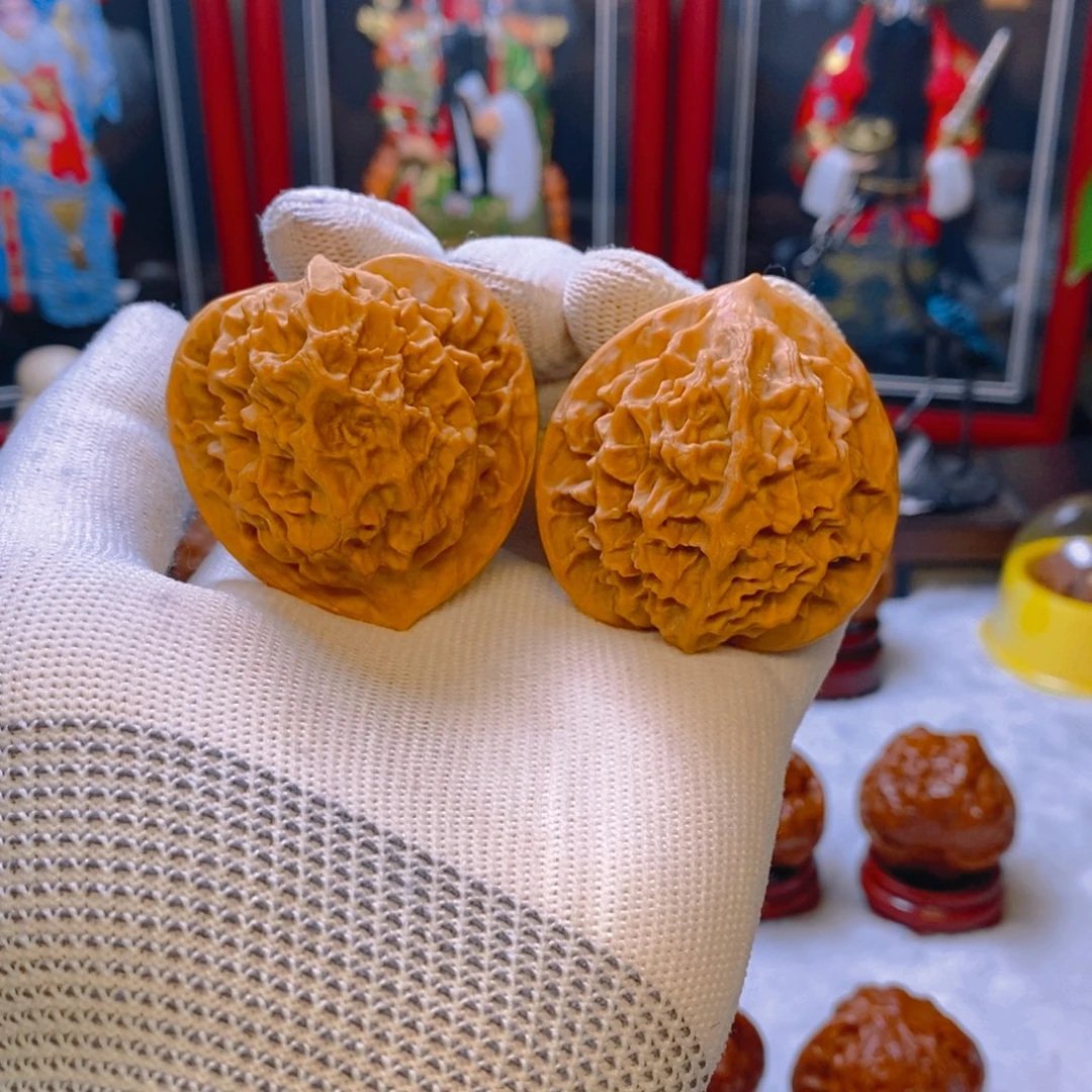 文玩核桃吊坠龙纹官帽 陕西秦岭