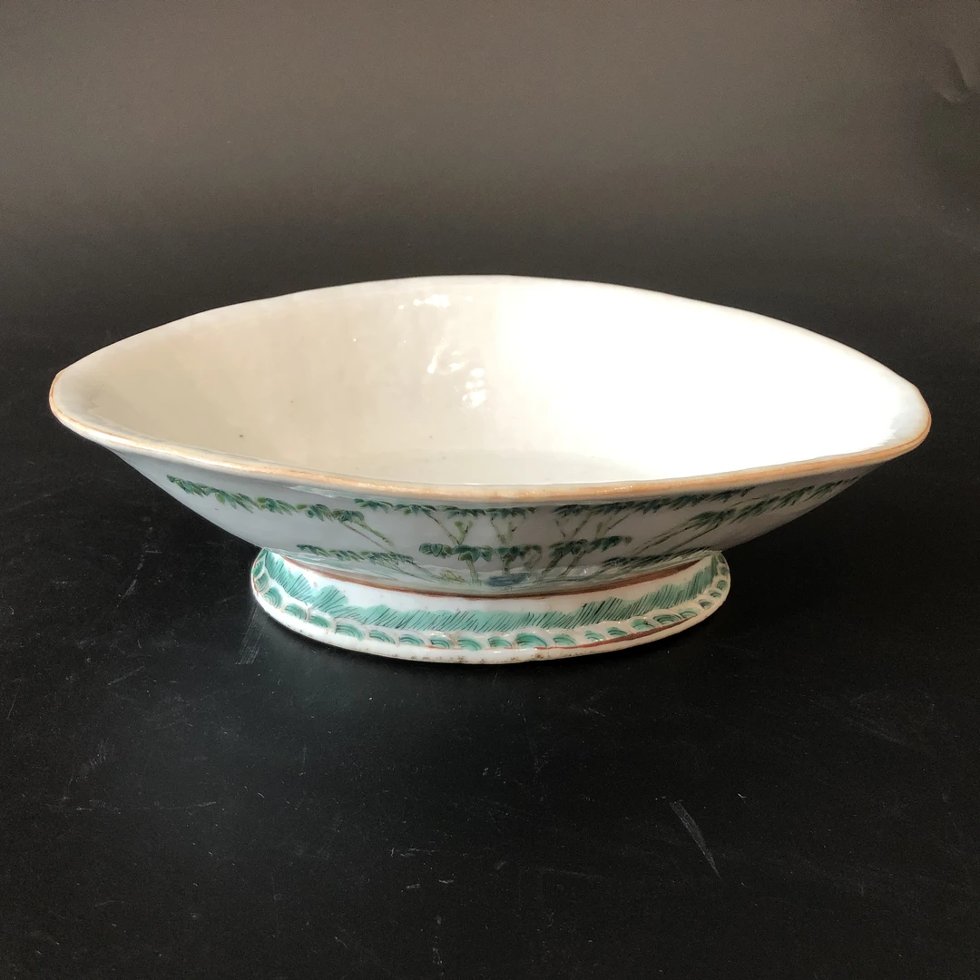 25100362 清光绪粉彩竹纹高足贡碗 长：23cm*16.3cm