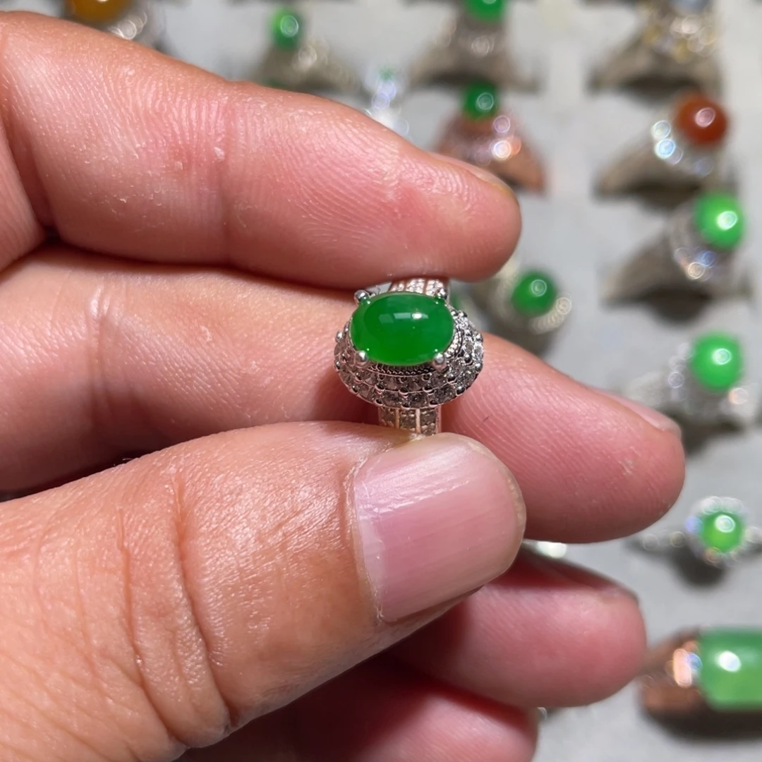 翡翠裸石冰阳绿戒指铜托