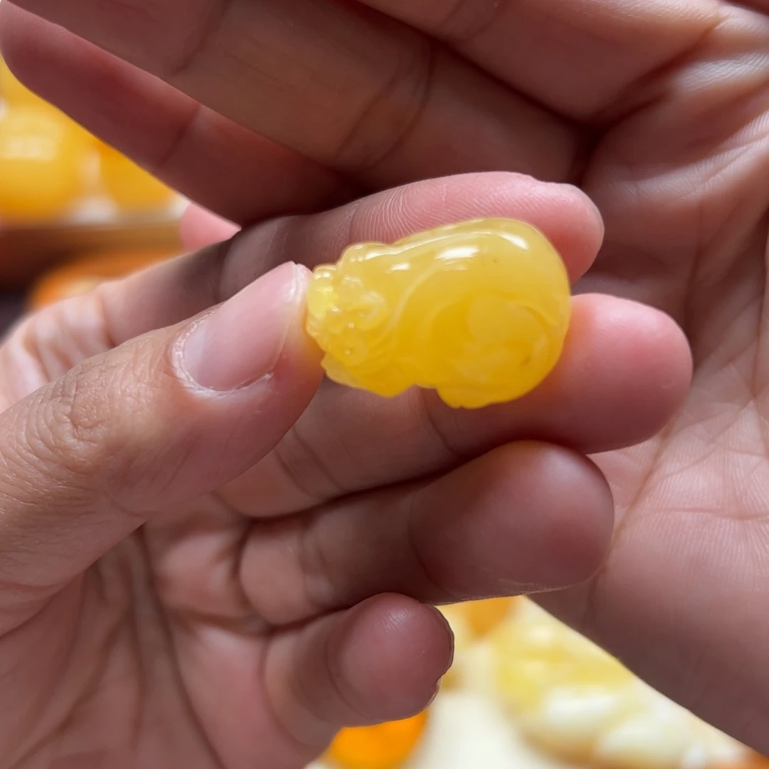 琥珀未镶嵌珠宝奇石