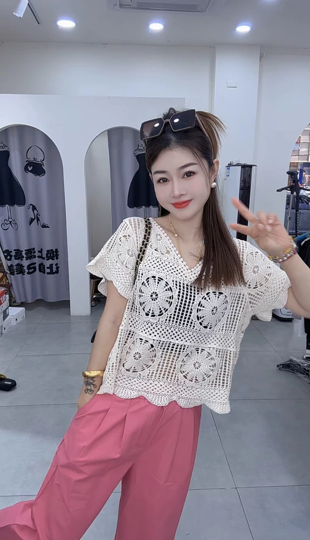 炫彩阁8989【镂空钩花短袖上衣】