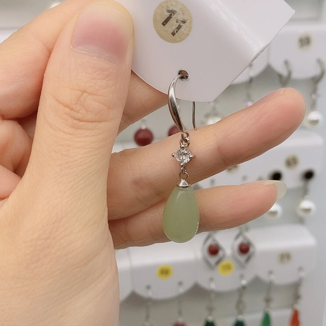 925银耳钩款浅绿色水滴