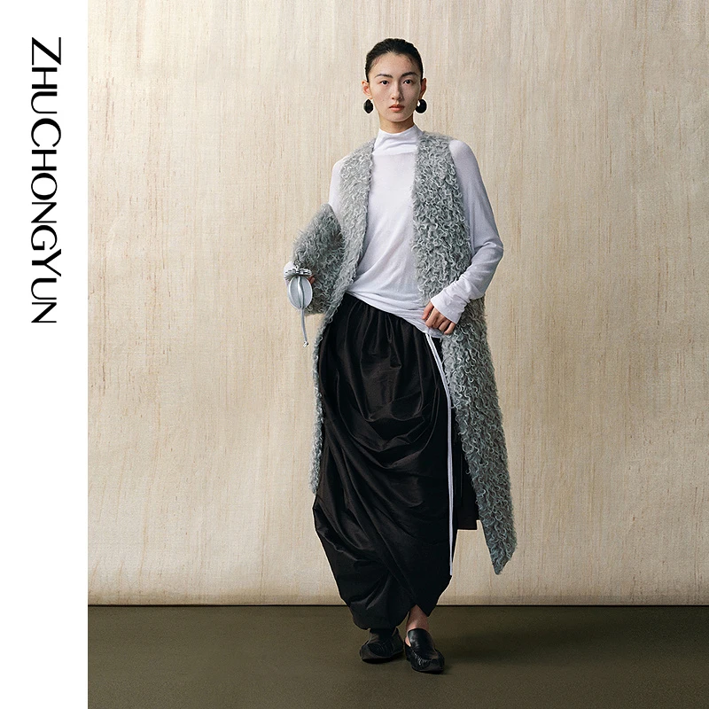 ZHUCHONGYUN2025春新款卷曲肌理羊毛不规则长款马甲C1FZ10524