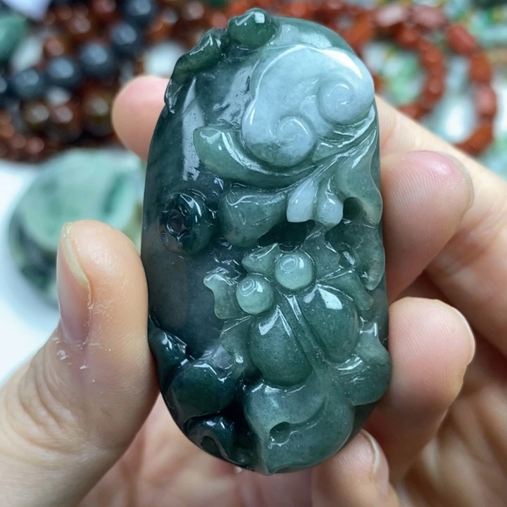 颈饰未镶嵌翡翠吊坠