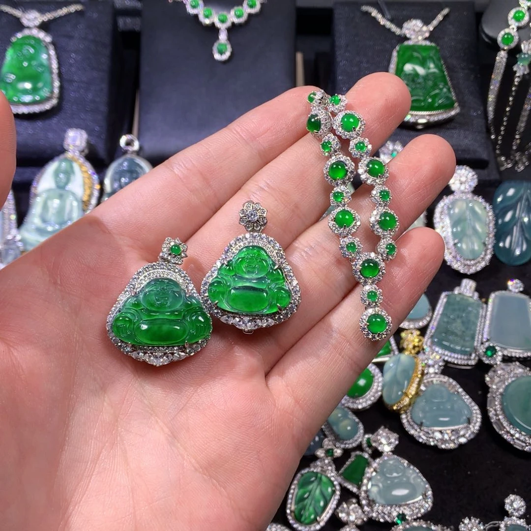 翡翠挂件未镶嵌赵****嘉87665667888