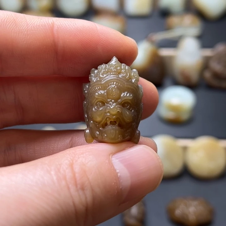 和田玉（糖玉）未镶嵌颈饰