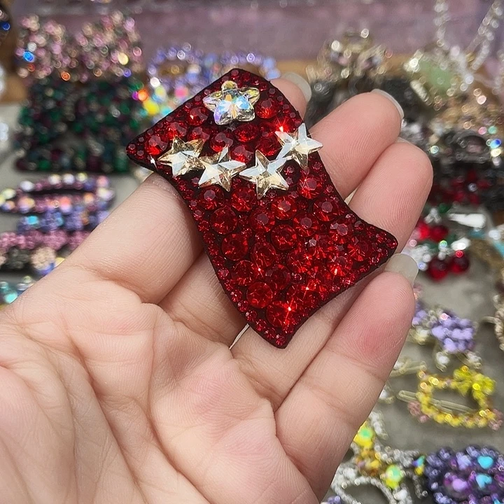 皮质铁合金边夹过去