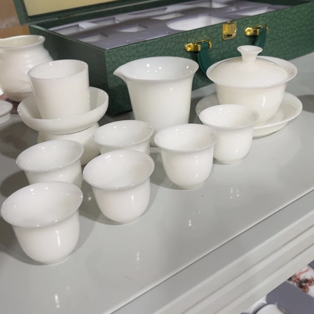 L****两德化陶瓷有限公司