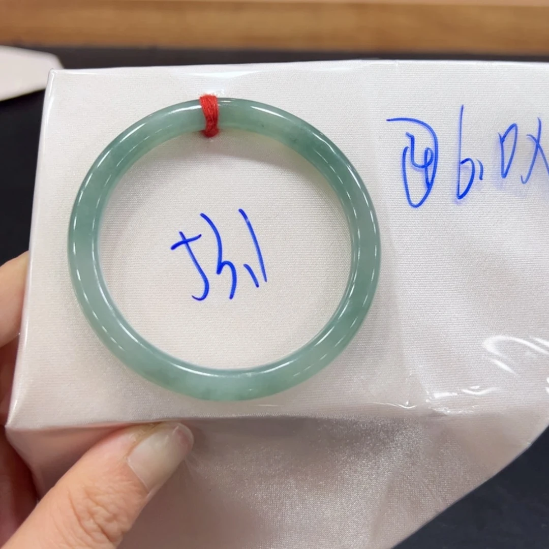 【闪购商品】翡翠手镯未镶嵌手镯