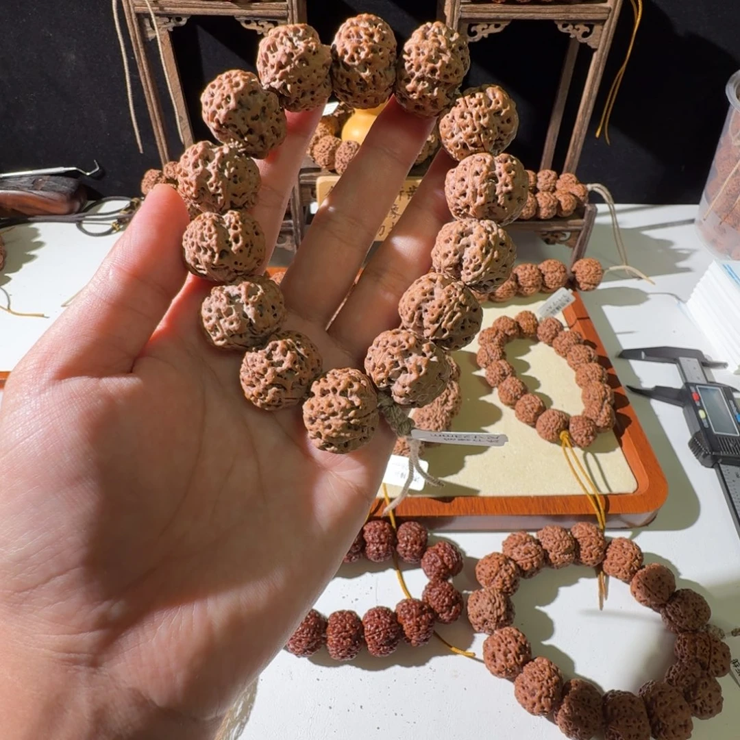 金刚菩提吊坠23尺寸红皮梅花头货