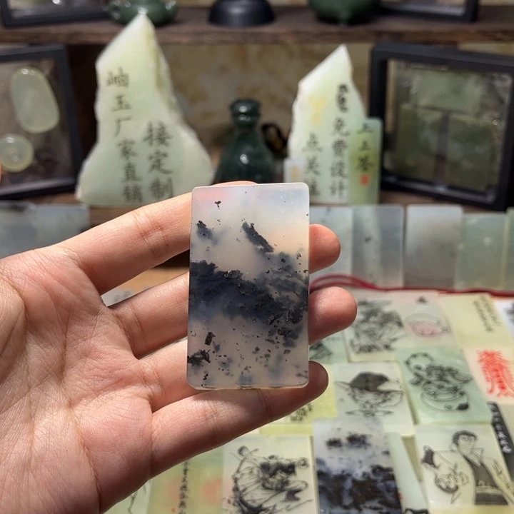 蛇纹石玉合金颈饰