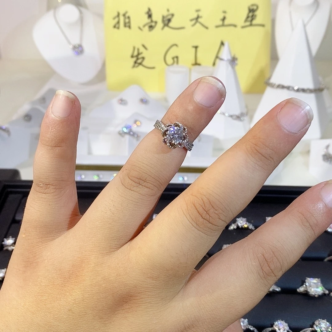 925银合成碳硅石玫瑰喷泉1克拉