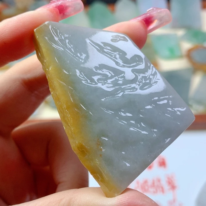 颈饰未镶嵌翡翠好