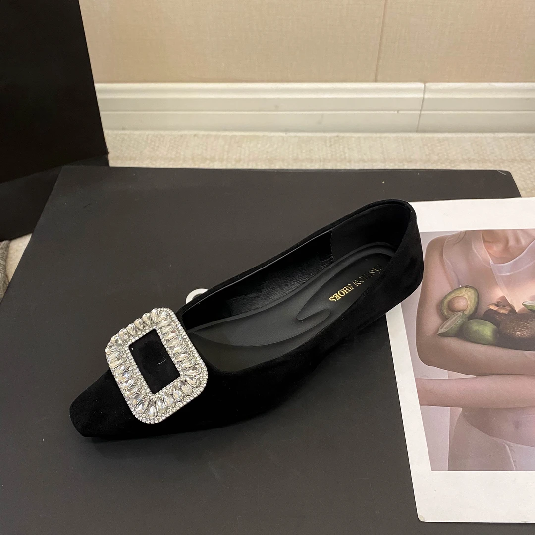 春季新款底跟方扣法式单鞋脚感舒适，时尚百搭