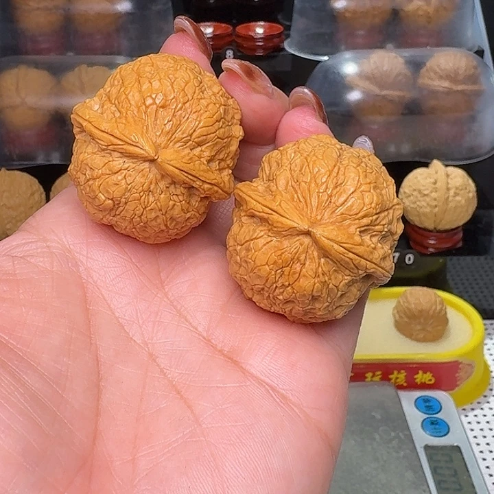 把件文玩核桃金丝绣球39尺……………18号