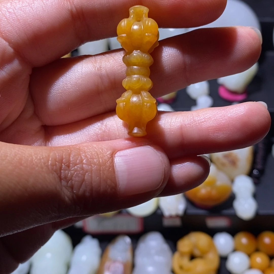 平***活和田玉未镶嵌颈饰